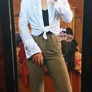 Gorgeous embroidered blouse